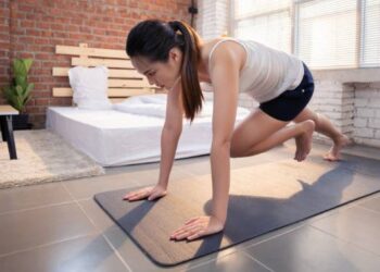 10 Gerakan Workout yang Mudah Dilakukan Pemula di Rumah