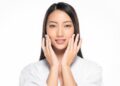 Praktis! Kulit Kencang dengan 8 Gerakan Senam Wajah ini