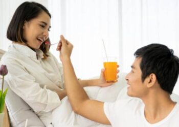 Makanan dan Minuman Ini Harus Dihindari sebelum Bercinta