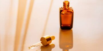 7 Manfaat Retinol untuk Kulit Wajah dan Efek Sampingnya