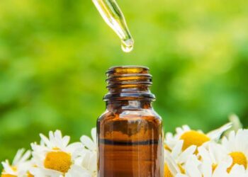 Jangan Keliru! Inilah Perbedaan Essence dan Serum