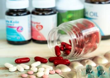 8 Rekomendasi Vitamin Terbaik untuk Tingkatkan Daya Tahan Tubuh Saat Puasa