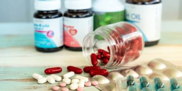 8 Rekomendasi Vitamin Terbaik untuk Tingkatkan Daya Tahan Tubuh Saat Puasa