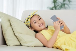 kegunaan internet pada anak
