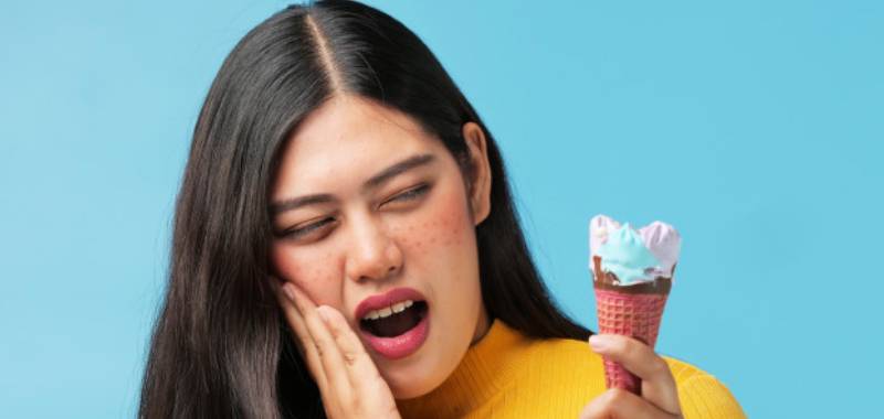 Gigi Sensitif dan Sering Ngilu? Atasi dengan 4 Cara Ini