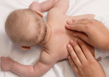 Minyak telon anak dan bayi