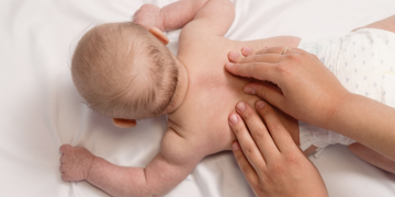Minyak telon anak dan bayi