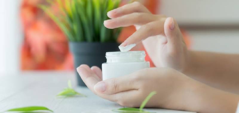 Moisturizer untuk Kulit Kering Terbaik di Apotek Online