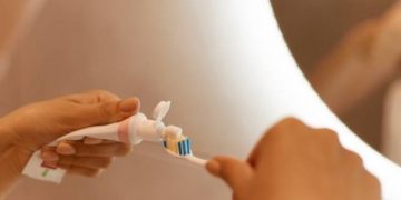 pasta gigi untuk gigi sensitif farmaku