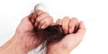 11 Rekomendasi Shampo untuk Rambut Rontok dan Ketombe